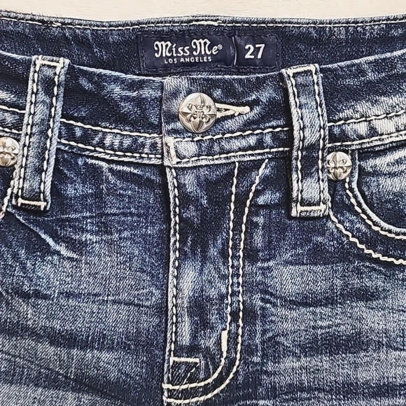 Miss Me LA Curvy Shorts. Women's Size: Waist 27x02.5 Inseam. - Picture 6 of 11